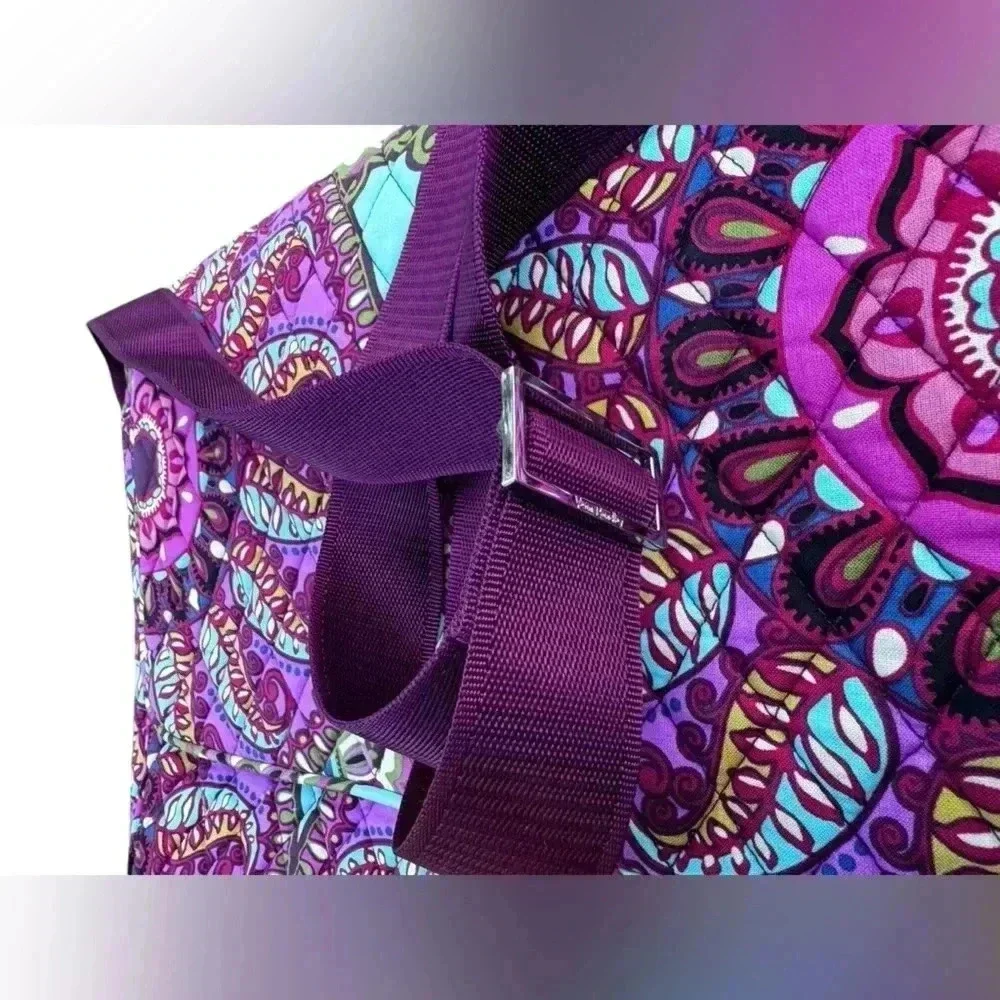 Vera Bradley essential messenger bag resort medallion
